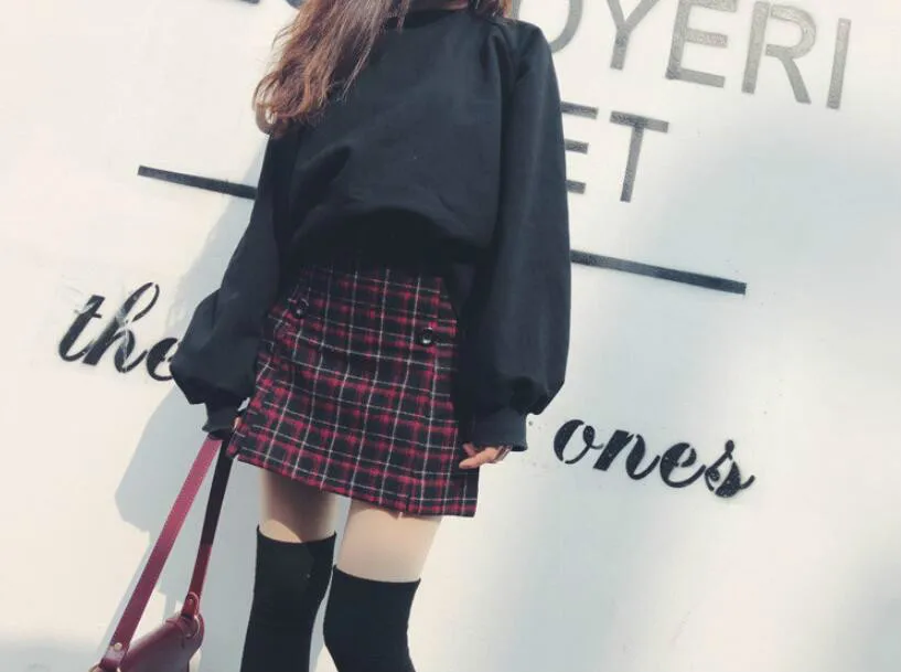 Юбка-мини шерстяная трапециевидная с завышенной талией на четыре пуговицы