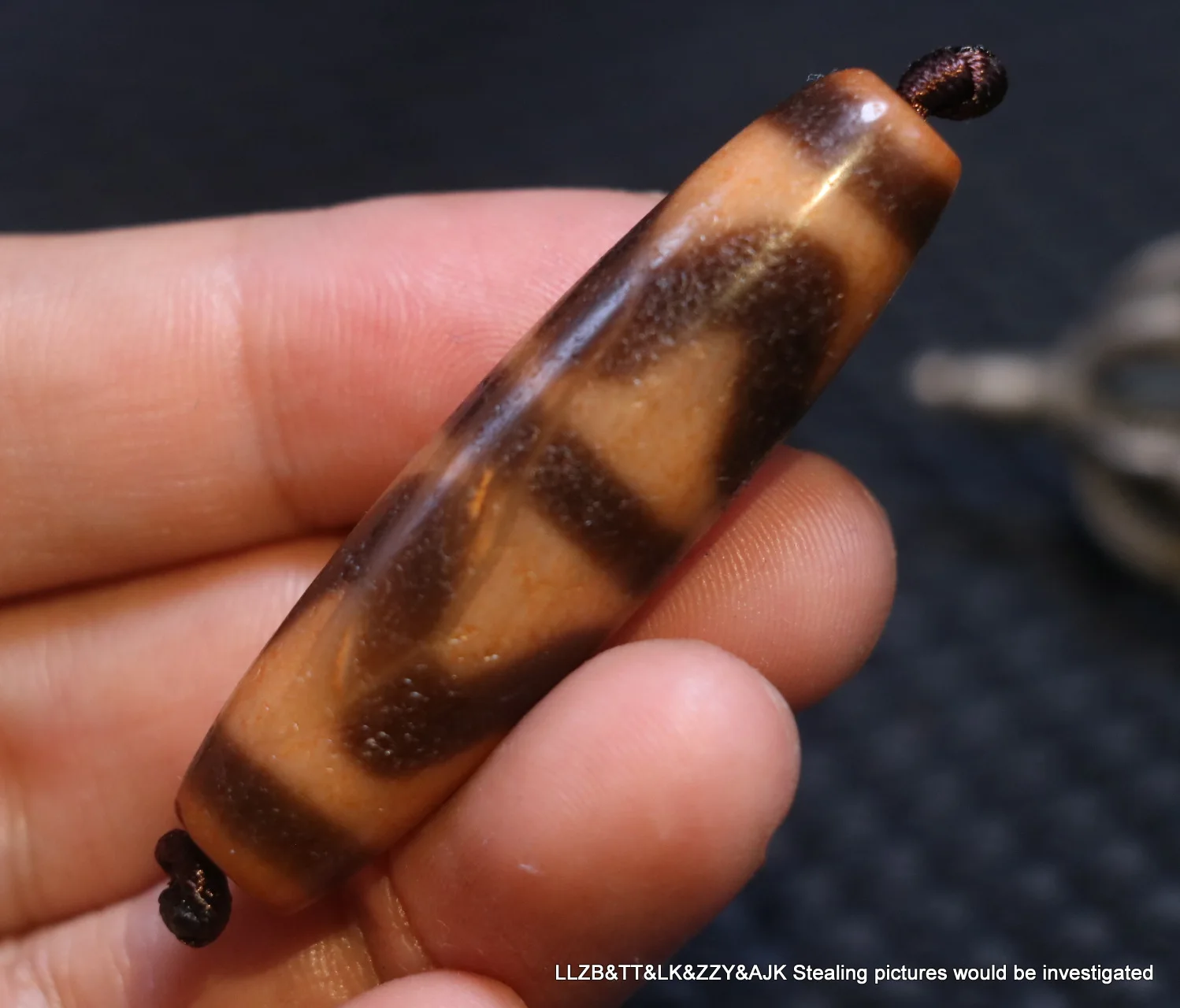 

Ultra Magic Power Tibetan Old Agate Ivory Color Double Tiger Tooth dZi Bead Pendant LKbrother Sauces Top Quality F029A