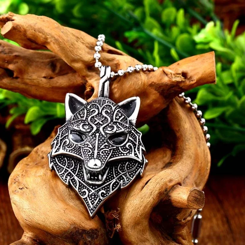 

Classic Charm Icefield Wolf Pendant Necklace Men's Fashion Necklace Casual Sports Jewelry Gift