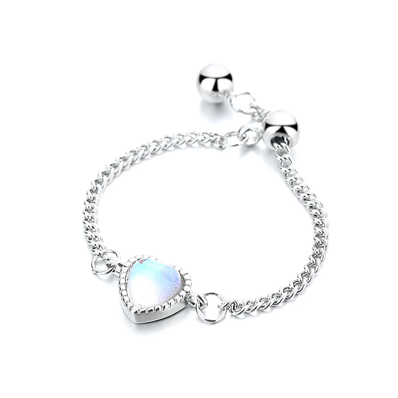 

Женское кольцо из серебра 925 пробы с лунным камнем