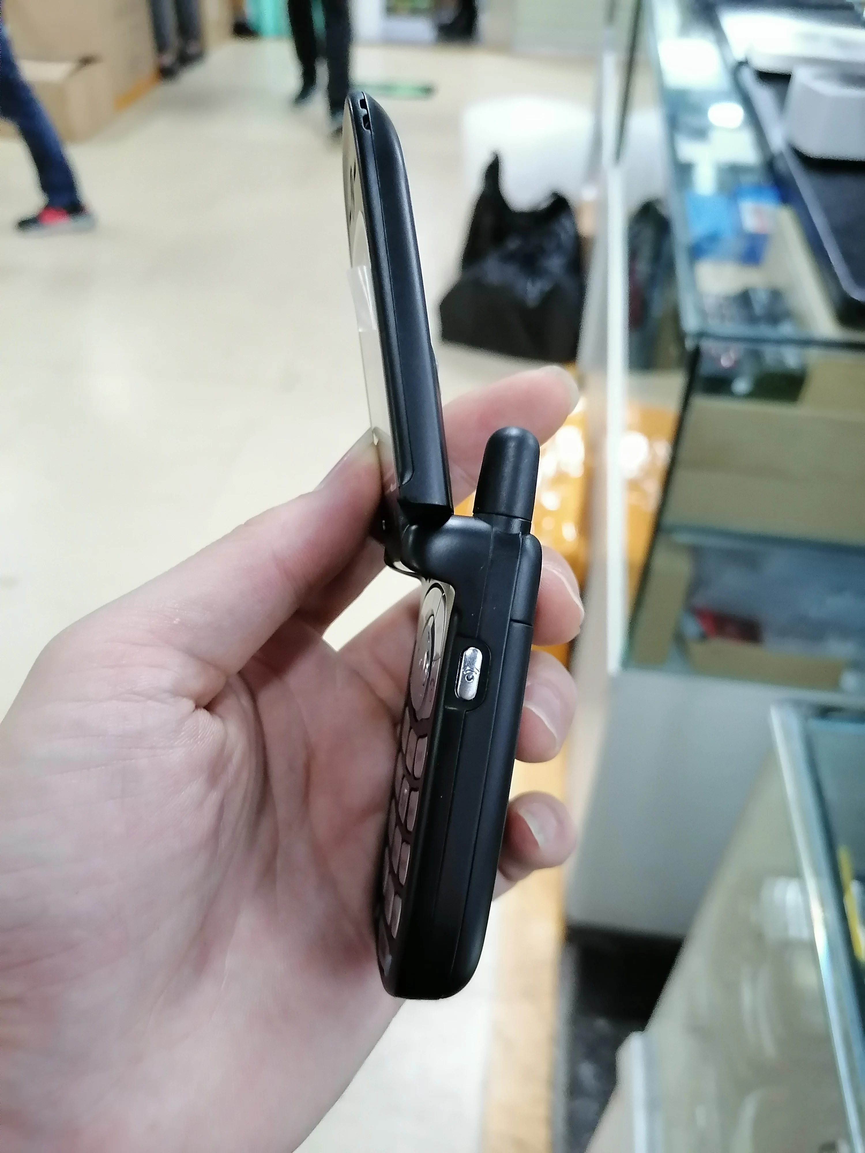 Motorola V220 Восстановленный Оригинальный разблокированный флип 128x128 пикселей 860 мАч