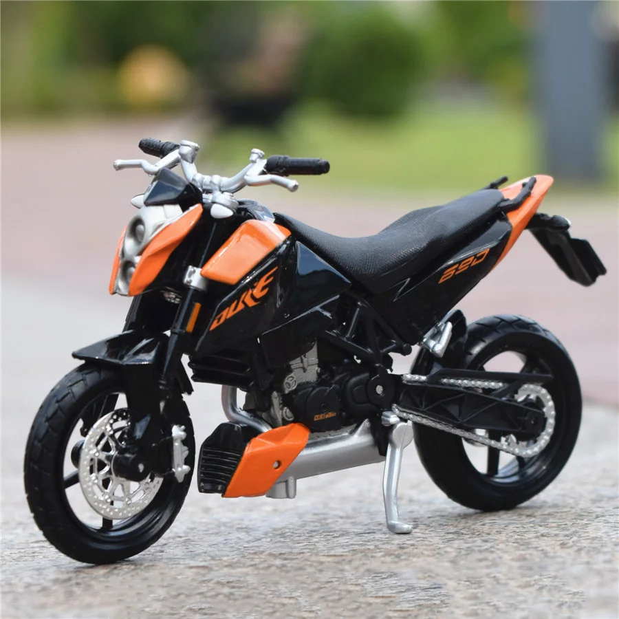 Мотоциклы Maisto KTM 1/18 Duke модели моторных велосипедов под давлением в масштабе 690 1:18