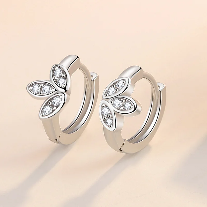 

Женские серьги-гвоздики из серебра 925 пробы с короной