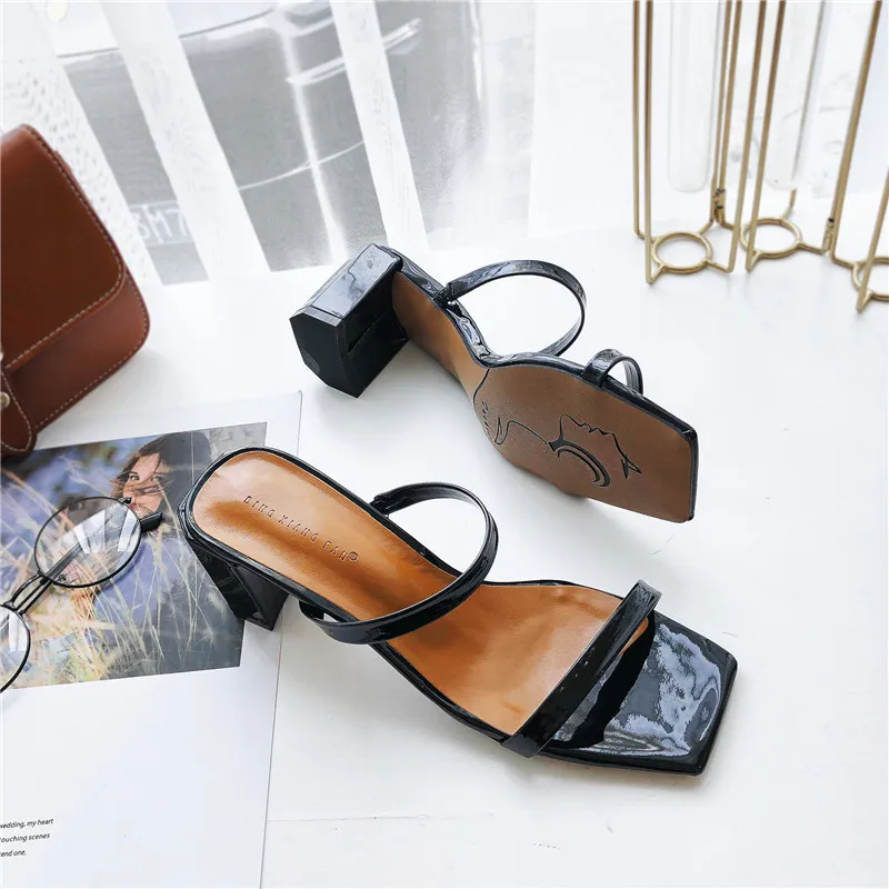 Slip On Square Heel Women Slipper Summer Outdoor Trendy Comfortable Women Sandals Thin Strap Women Slipper Elegant Women Shoe