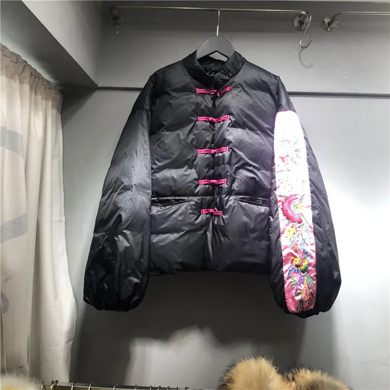 

Женская зимняя куртка на утином пуху, новая джинсовая короткая куртка в китайском стиле с пряжкой и воротником-стойкой, с вышивкой, 2020