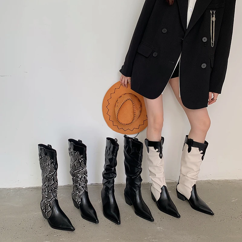 

Сапоги женские зимние до колена, на толстом каблуке, со змеиным принтом, Размеры 35-39