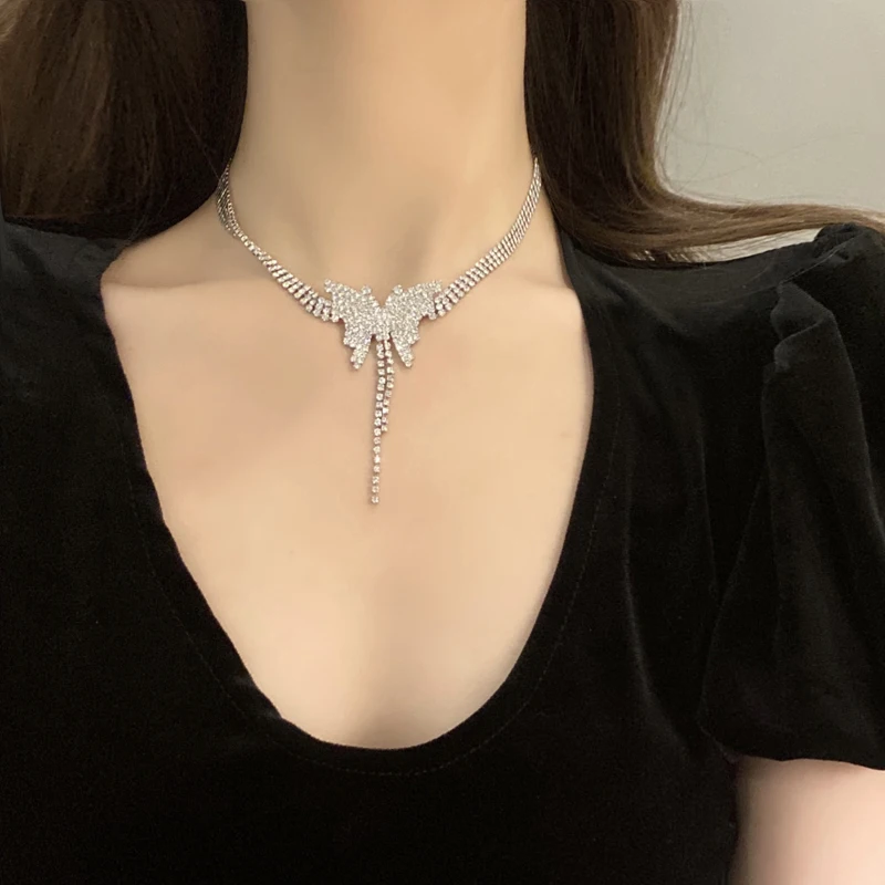 

Mihan Delicate Jewelry Butterfly Pendant Necklace 2021 New Design High Quality Shiny Crystal Women Necklace For Girl Party Gift