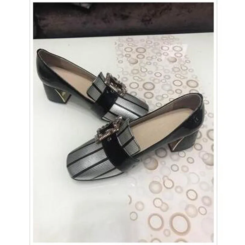 Туфли-лодочки женские из лакированной кожи с пряжкой и квадратным носком | Обувь