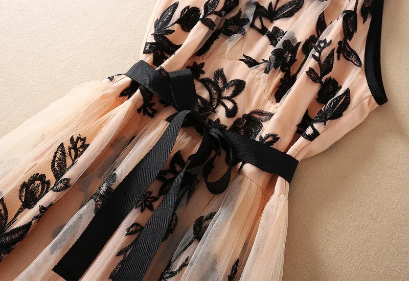 

European and American women's clothing 2021 The new spring Net flower embroidery Sleeveless fashion dresses