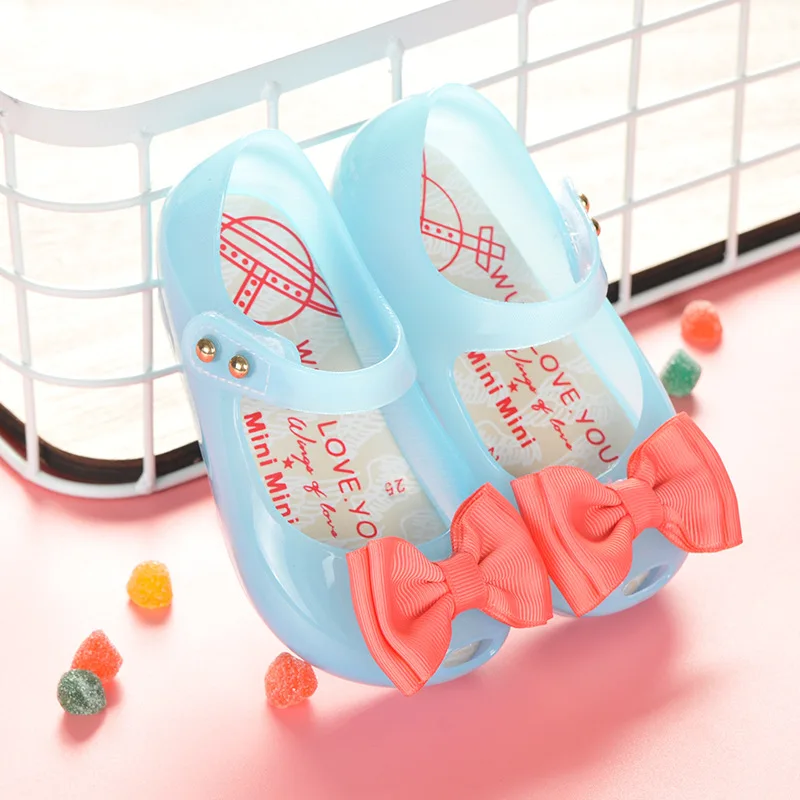 Детские светильник кие сандалии для девочек новинка 2019 модная железная обувь