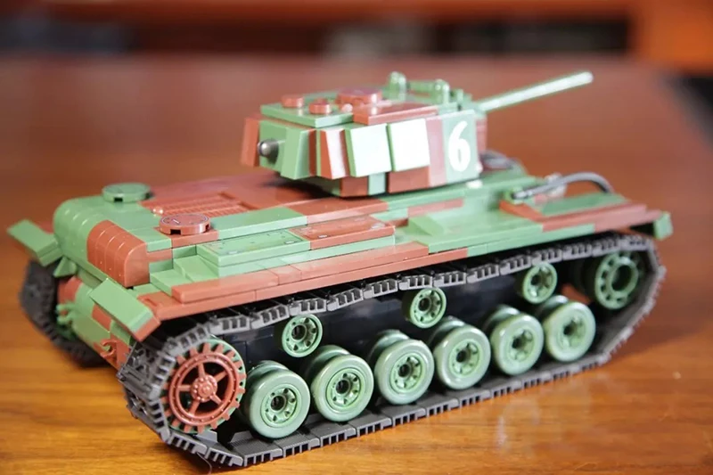 

768Pcs KV-1 Heavy Panzer With 3 Russia Commander Soldier Infantry Figures Military Building Block Brick Gift Toy For Kid