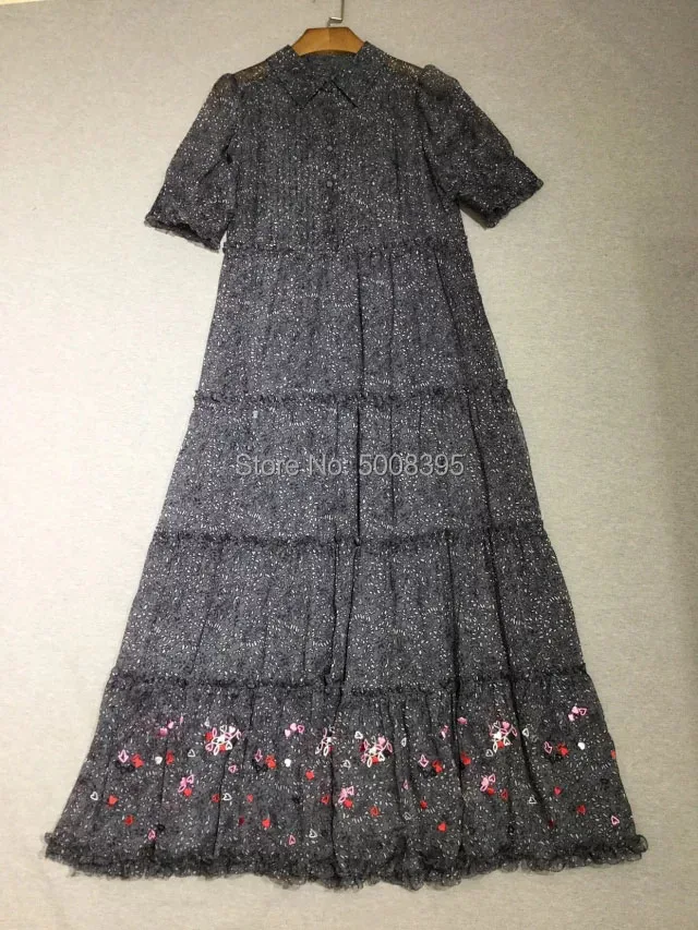 Серое платье миди с принтом воротник-рубашка пуговицами короткие рукава