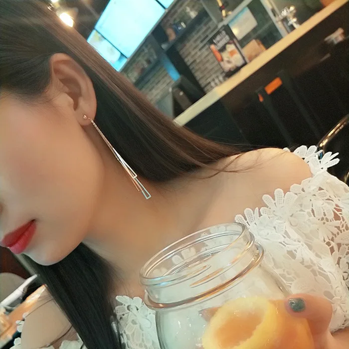

Seanlov New Arrival Hot Sell Long Flower Tassels Design Geomrtric Stud Earrings Fashion Jewelry for Women Gift