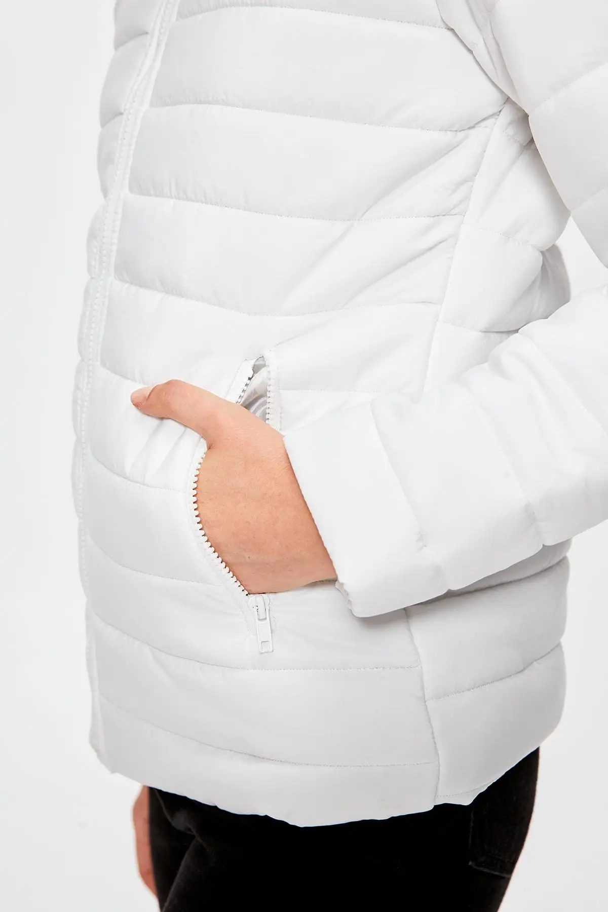 Trendyol экрю Colar Piping Надувное пальто TWOAW20MO0012