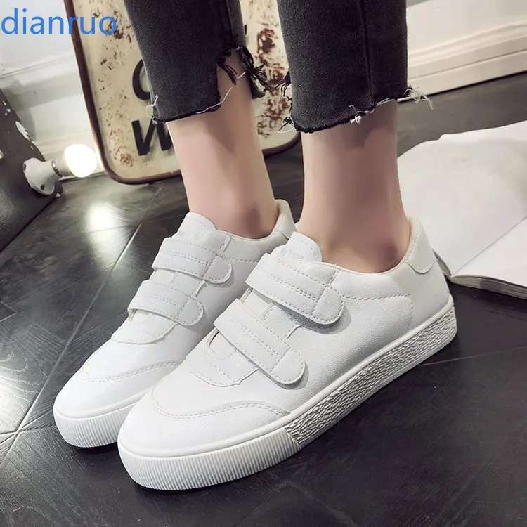 

Velcro white shoes women 2020 winter new wild net red tide white shoes Korean flat casual shoes platform sneakers