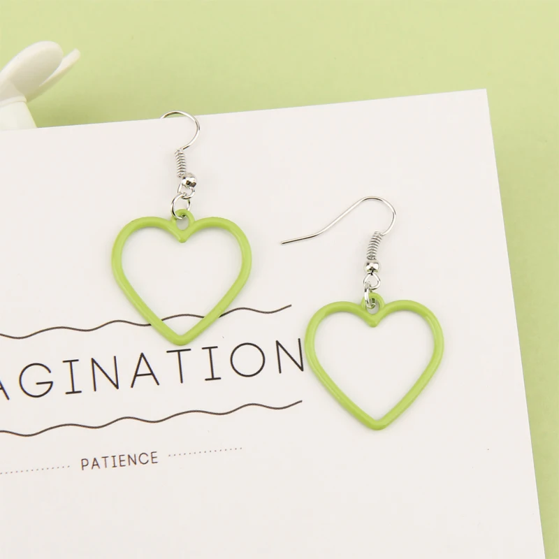 

Avocado green flower earrings earrings earrings handmade diy production material package fresh and cute girl cold