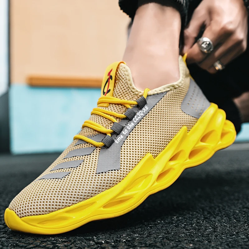 

2022Men Lightweight Running Shoes Summer Ultra-light Breathable Sneakers Zapatos De Mujer Walking Shoes Boys Sneakers Size 39-46