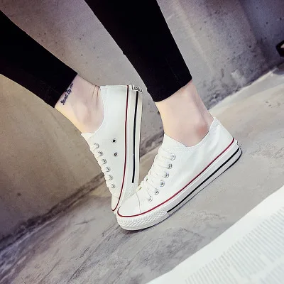 

New breathable canvas shoes women's Korean fashion couple student board shoes women's men's casual shoes