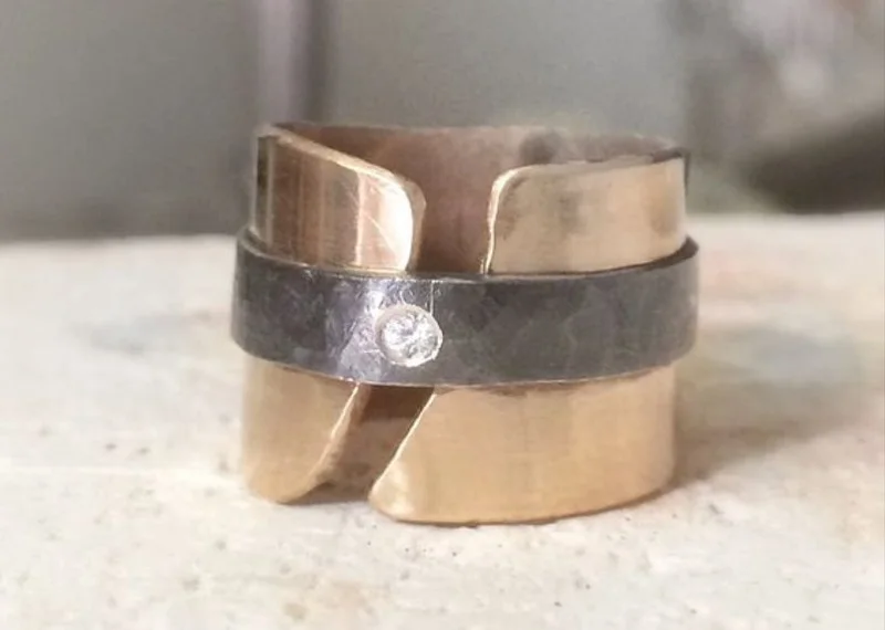

MASTER İŞCİLİĞİ 925 STERLING SILVER ÇERÇEVELİ ZİRKON ROCKY LADY RING
