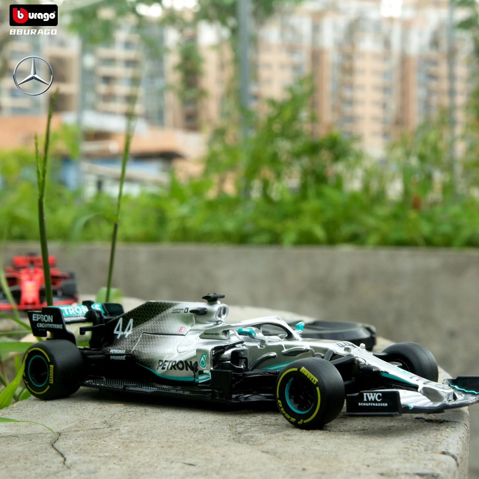 Модель автомобиля Mercedes Benz-AMG Bburago 1:43 модель F1 команды гоночная формула