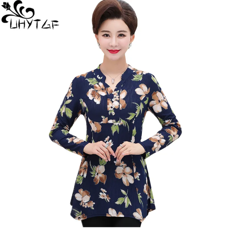 

UHYTGF Autumn t shirt women fashion printing Single-breasted elegant top female V-neck pullover loose 5XL Big Size T-shirt 1354