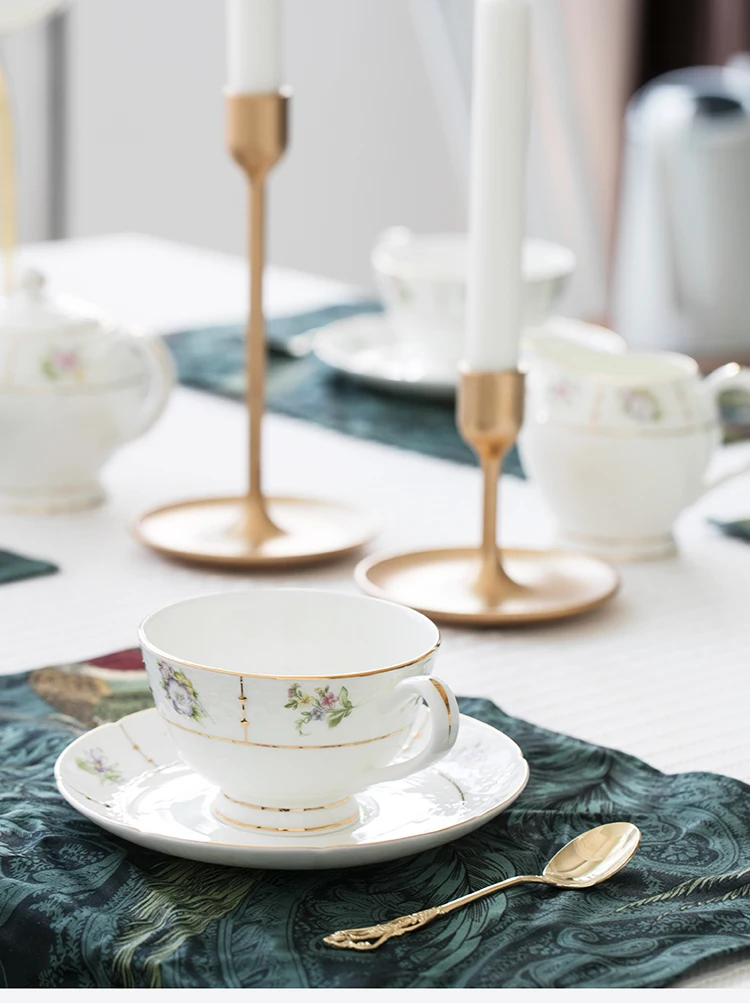 

European Funny Cup And Saucer Set Gold Rim Flower Vintage Ceramic Cup And Saucer Set Eco Friendly Tazas Cafe Drinkware BY50BD