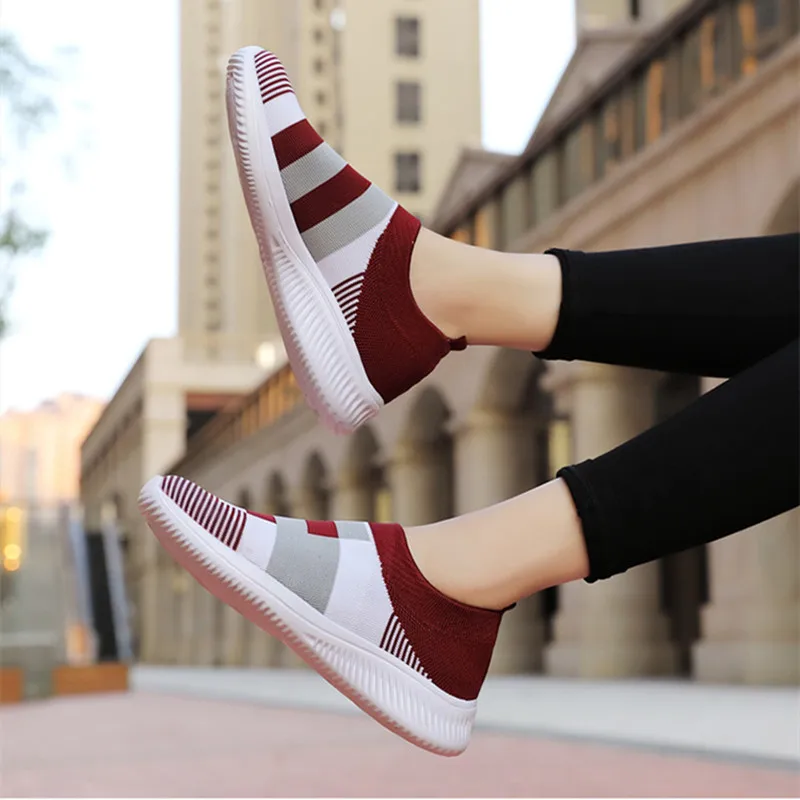 

Lightweight Women Casual Shoes Mesh Knitted Socks Stretch Breathable Outdoor Sports Slip-on Walking Flat Shoes Ladies Sneakers