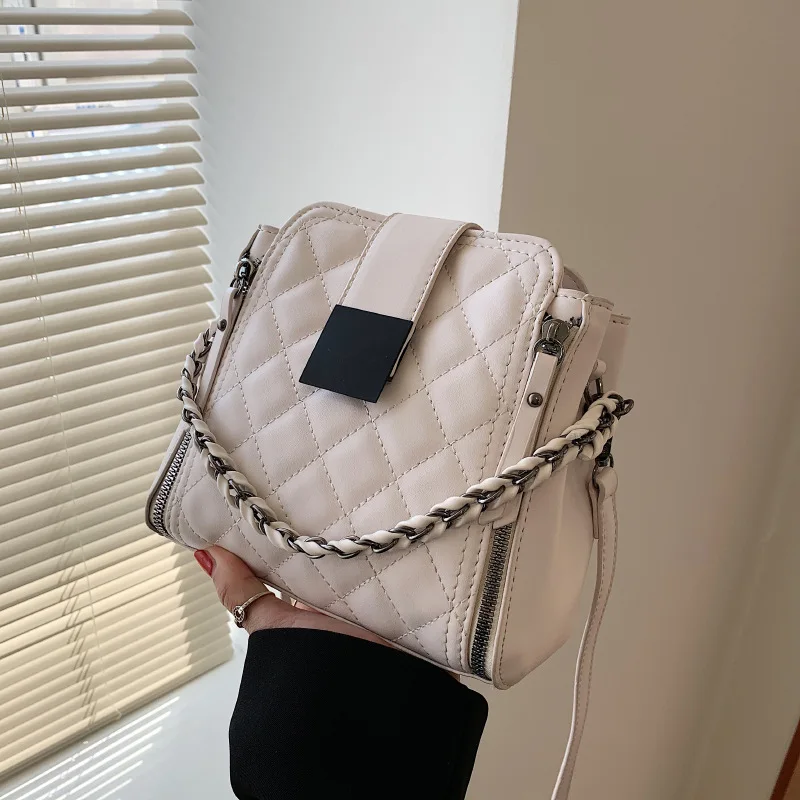 

Bag Women's Bag 2021 New Lingge Chain Portable Bucket Bag