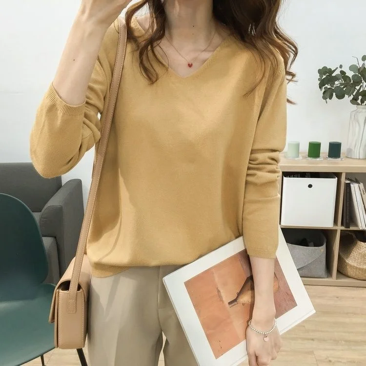 

V-neck T-shirt Women's Early Autumn and Winter New Large Size Loose and Thin Outerwear Solid Color Sweater