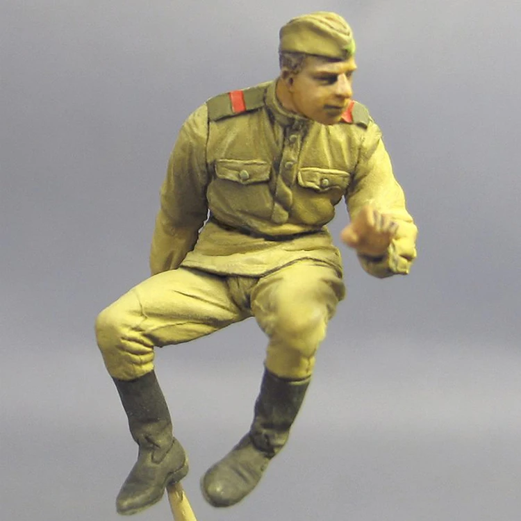 

Модель солдата из смолы GK, модель советского водителя (Прага 1/35, операции «Дунай»), разборный и Неокрашенный комплект, 1968