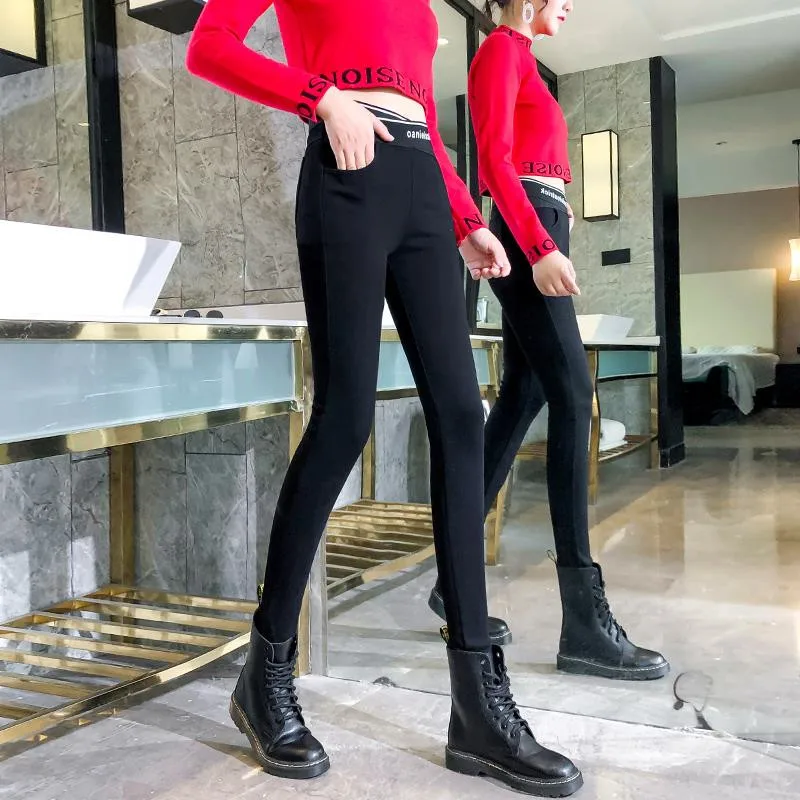 Рисунок 3 - Черные женские популярные брюки