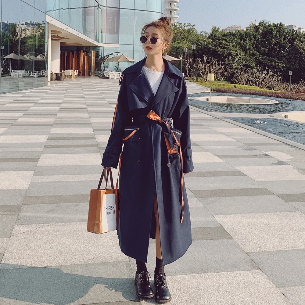 

Женская ветровка Весна 2021 новинка темно-синяя комбинированная Корейская свободная двубортная куртка с длинным рукавом и подкладкой высоко...