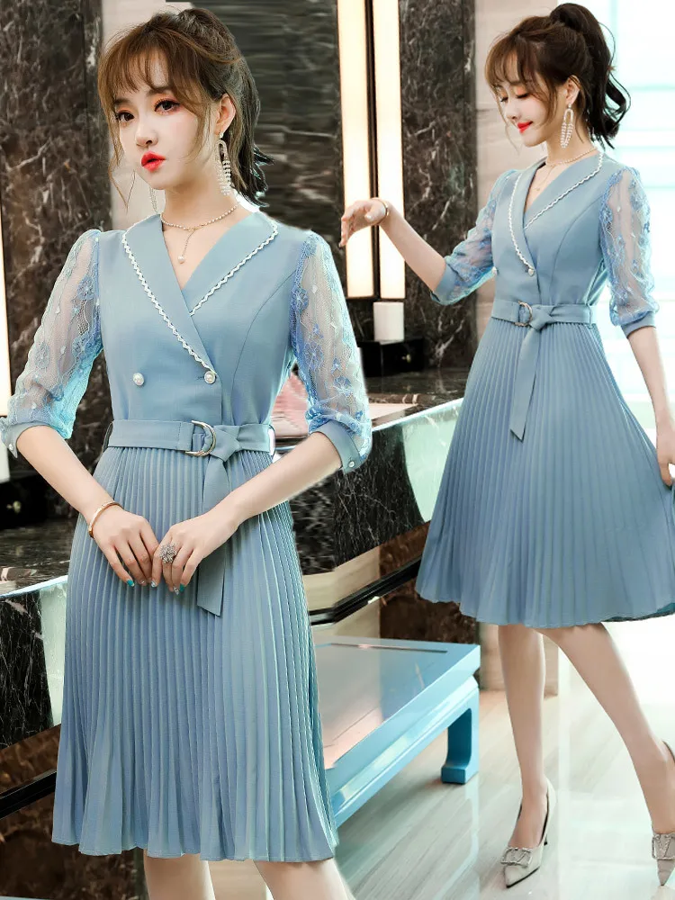 Женское Деловое платье с поясом голубое элегантное рукавом до локтя офисная