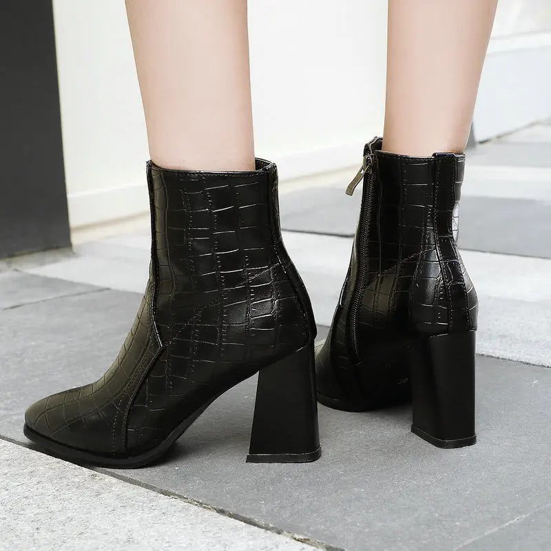 Женские ботильоны из искусственной кожи на высоком квадратном каблуке с острым