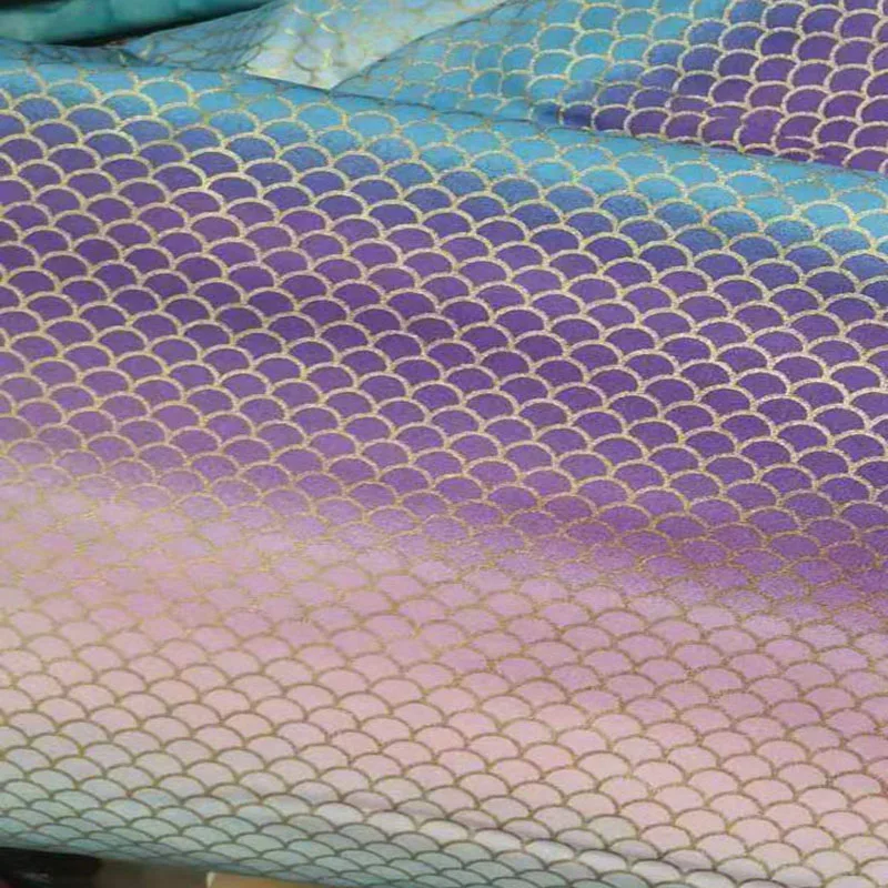 Блестящая хлопчатобумажная ткань с золотым тиснением в виде рыбьей чешуи 50x100 см