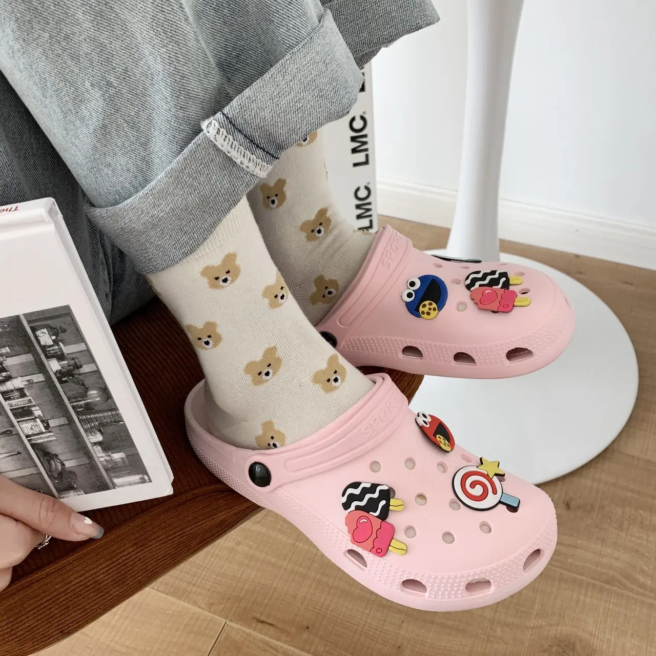 

Low Slippers Casual Shoes Woman 2021 Lady Cover Toe Luxury Girl Flat Rubber Slides Rome PU Shoes For Girls Slippers Casual Low C