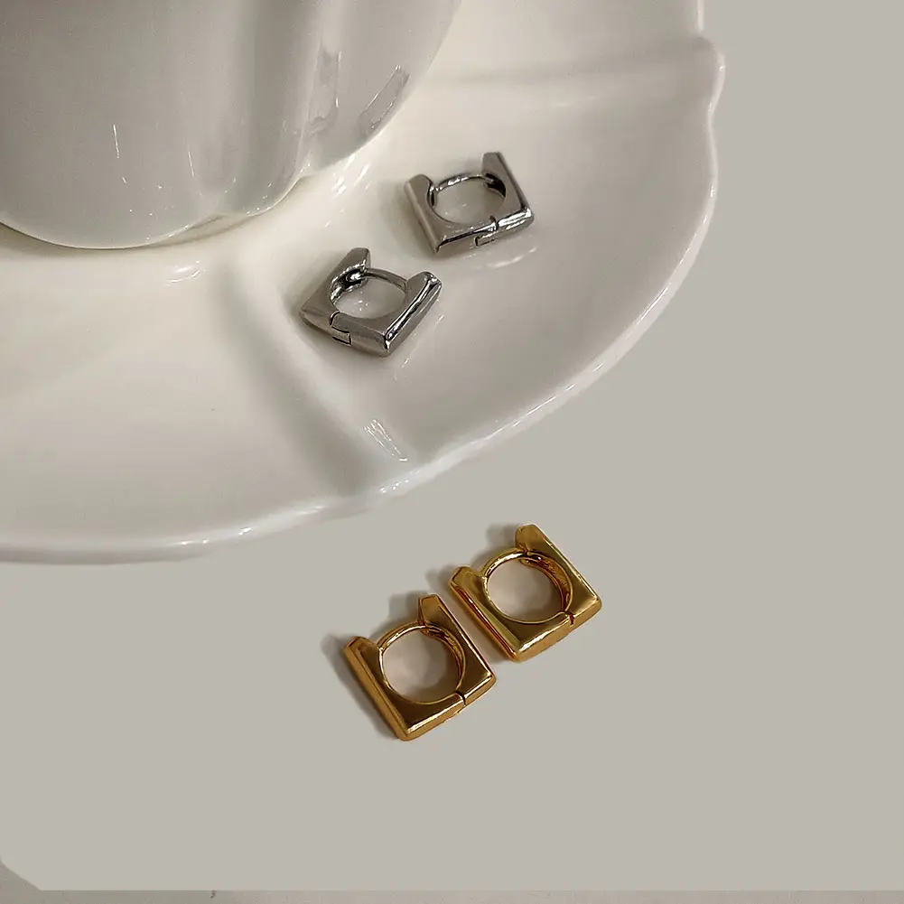 

Модные новые темпераментные простые квадратные серьги-кольца для женщин золотого цвета геометрические латунные маленькие серьги женские ювелирные изделия подарки