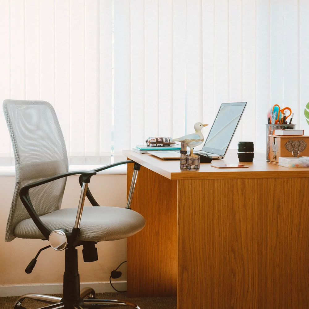 

1Pc Creative Seagull Sculpture Resin Bird Craft Simulation Seagull Adornment