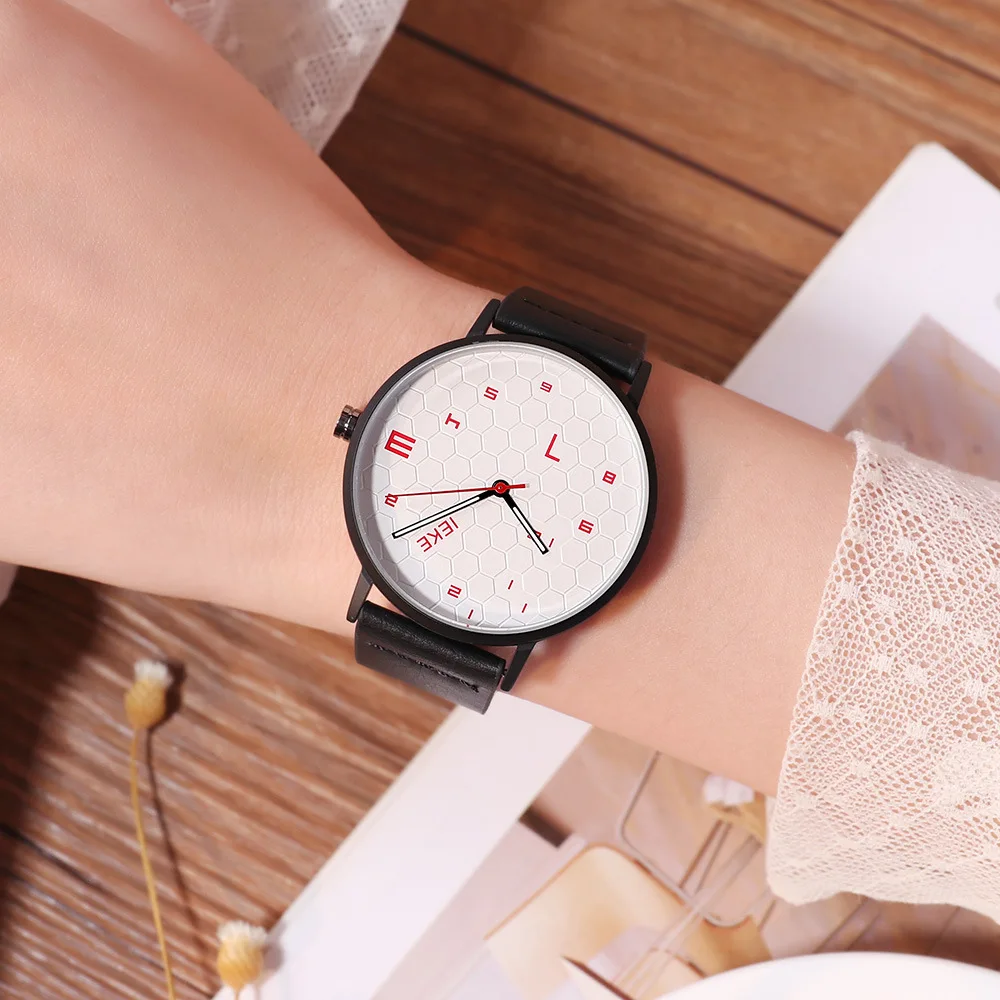 

Disney Simple Trendy Neutral Watch Personality Fashion Belt Waterproof Student Watch Quartz Watch Unisex