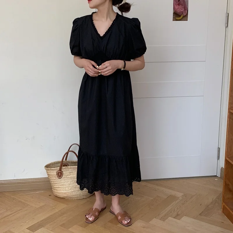 

2020 Women Summer Vintage French Dresses One-Piece Temperament Lace Stitching Hollow Puff Sleeve Lace V-Neck Long Dress Female