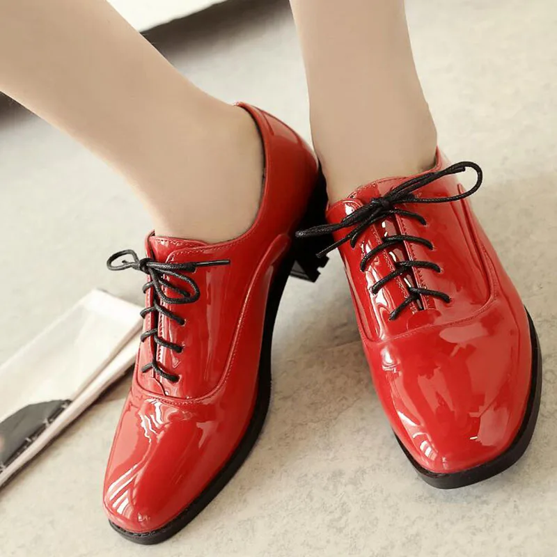 Новые Демисезонные женские туфли-оксфорды из лакированной кожи повседневная