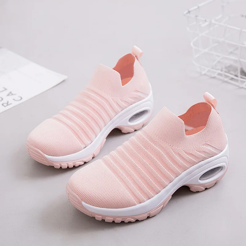 Женские кроссовки без шнуровки однотонные повседневные на вулканизированной