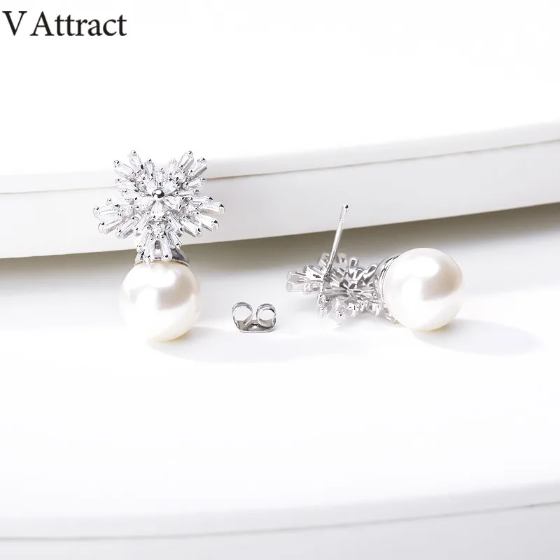 Серьги-гвоздики с кристаллами в виде снежинок | Украшения и аксессуары