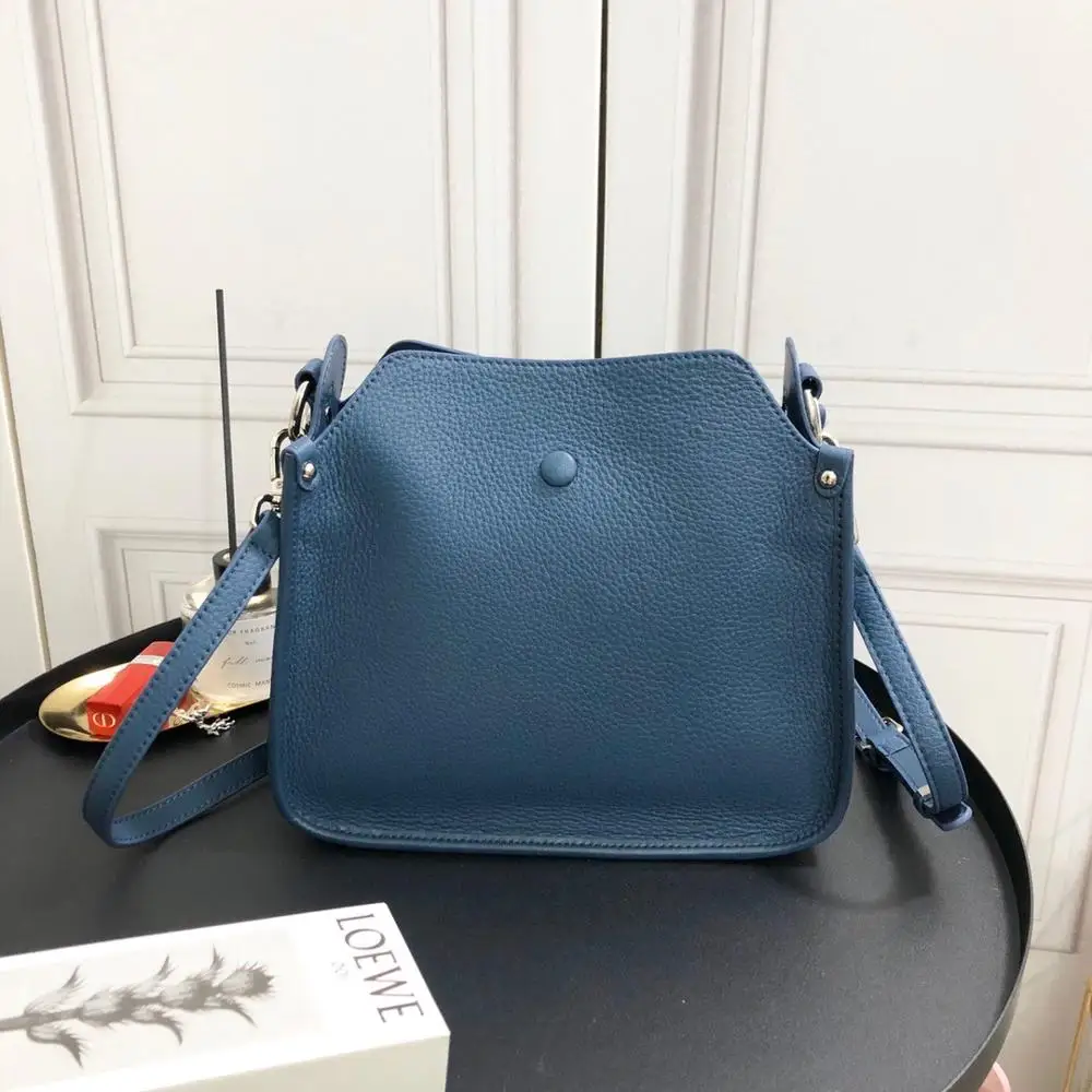 

free shipping 2020 the new style fashion classic genuine cow leather women handbag one shoulder bag crossbody bag 25cm 6color