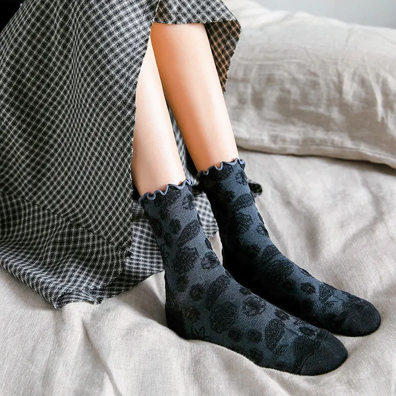 Autumn Winter Women Fashion Cotton Three-dimensional Flower Socks Curled Knitted Retro Style Ruffle Flowers Pattern Socks Female