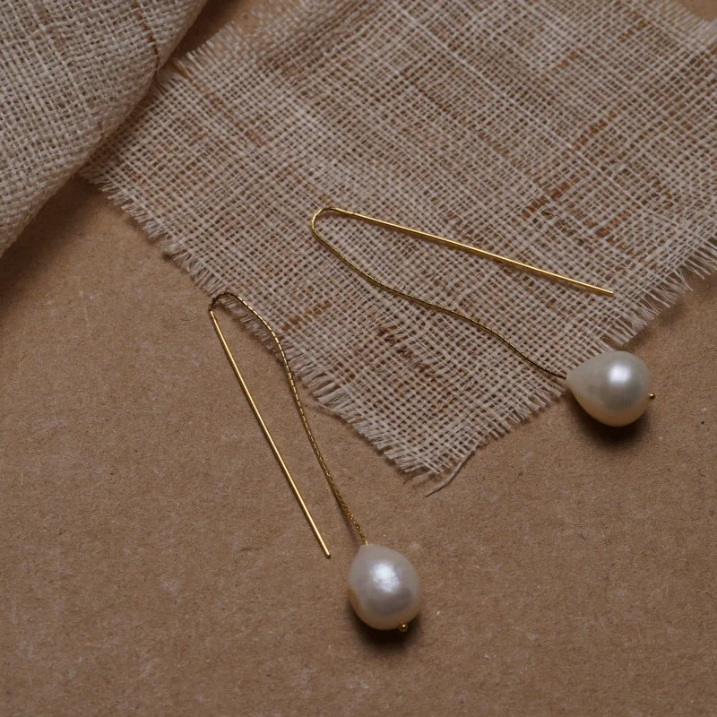 

Korea Retro Baroque Freshwater Pearl Earring Earrings Simple And Elegant OL Style Wedding 2020 New Jewelry For Women Christmas