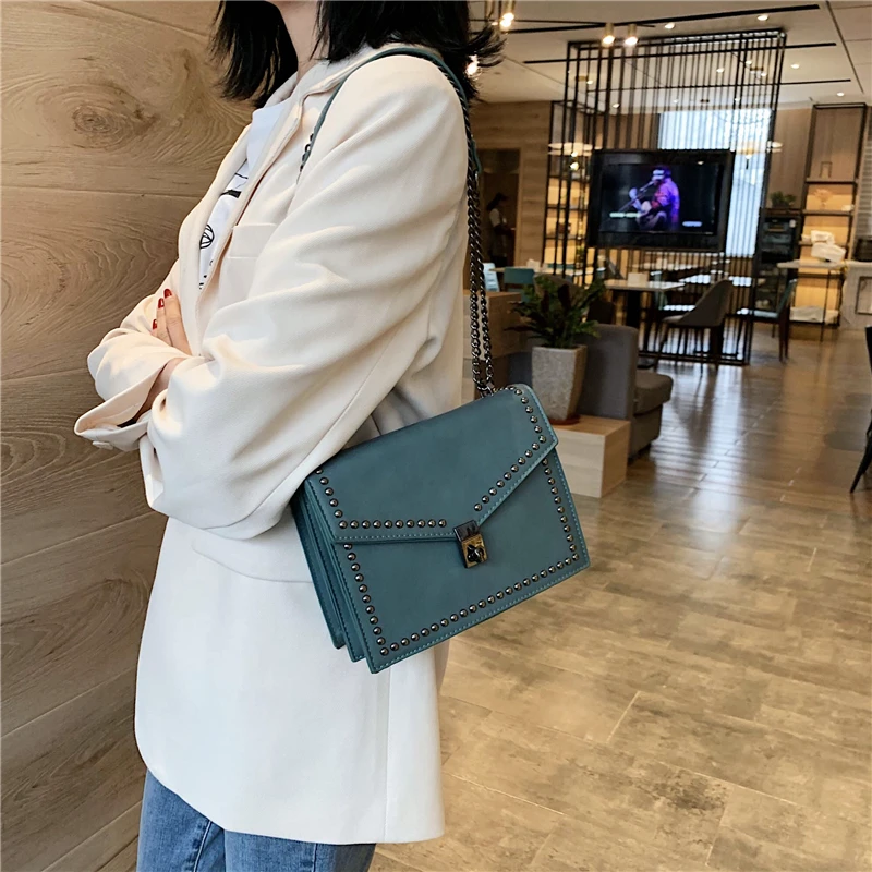 

Designer Women Messenger Bags High Quality Ladies Pu Leather Chain Crossbody Bags for Women Fashion Female Rivet Shoulder Bag