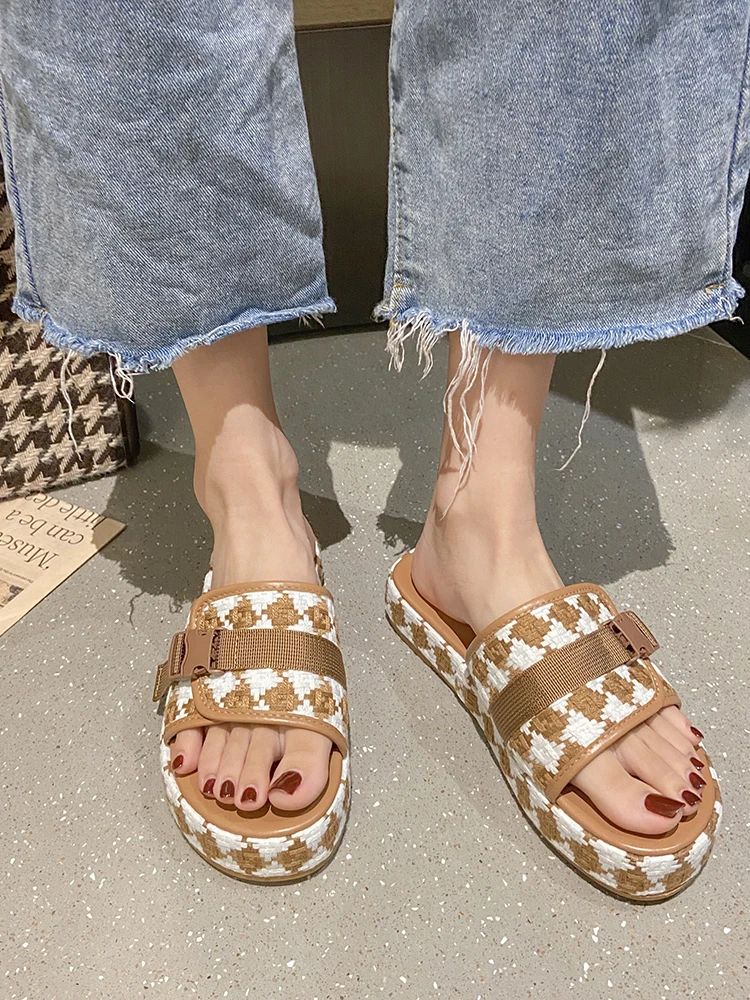 

New summer trend, casual heightening platform slippers, fashion outer wear female high-heel slippers