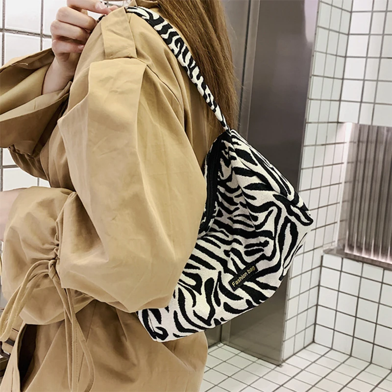 

Zebra Pattern Trending Cloth Underarm Bags for Women 2020 Winter Simple Branded Shoulder Handbags Female Designer Hand Bag