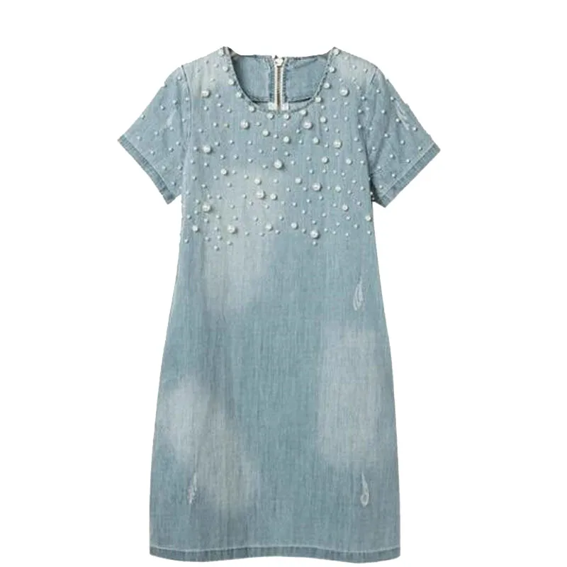 Женское джинсовое платье летнее с круглым вырезом украшенное бисером большие